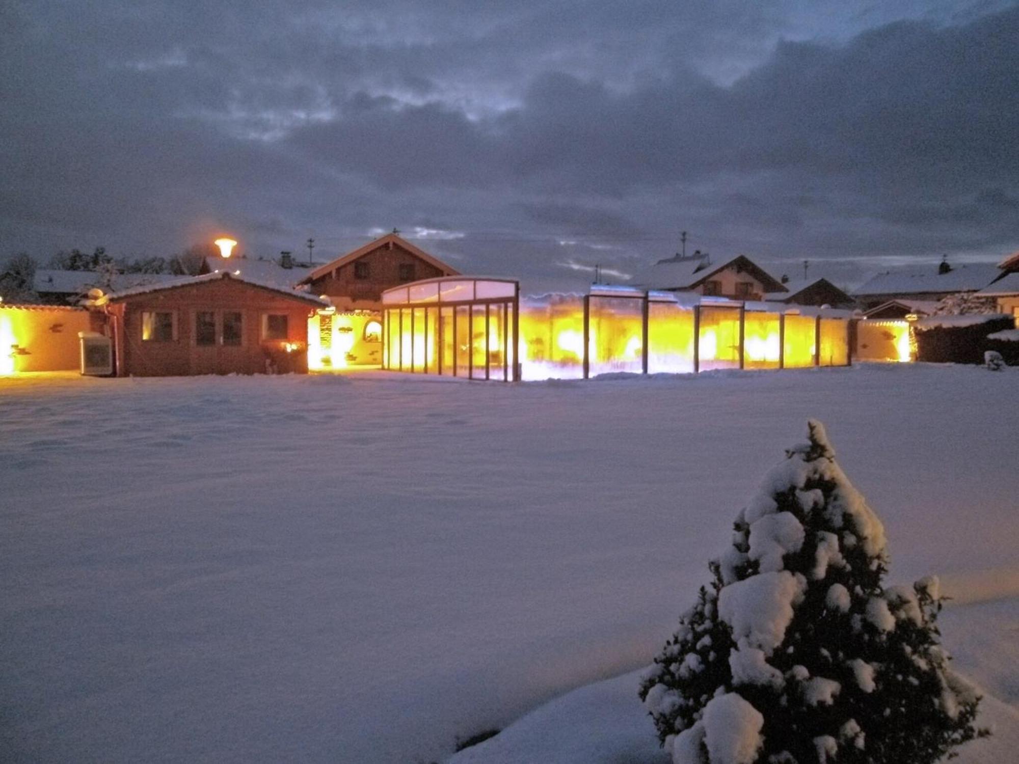 Alluring Holiday Home In Ubersee With Whirlpool Kültér fotó