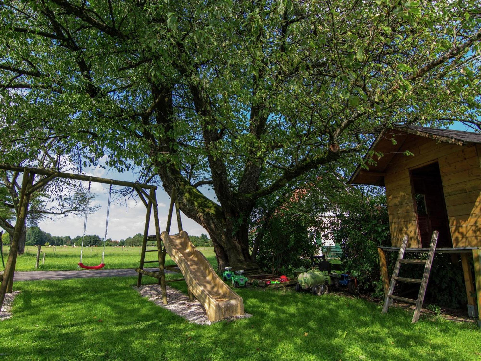 Alluring Holiday Home In Ubersee With Whirlpool Kültér fotó