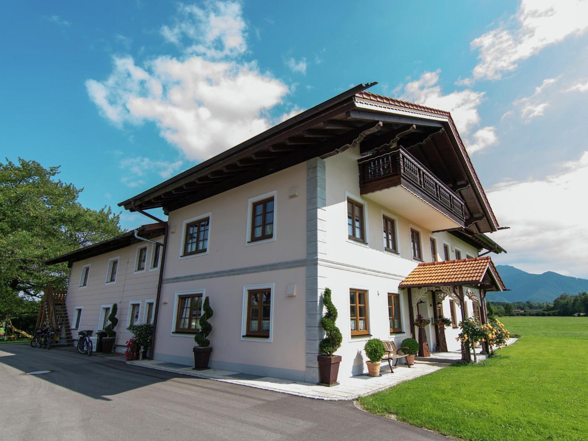 Alluring Holiday Home In Ubersee With Whirlpool Kültér fotó